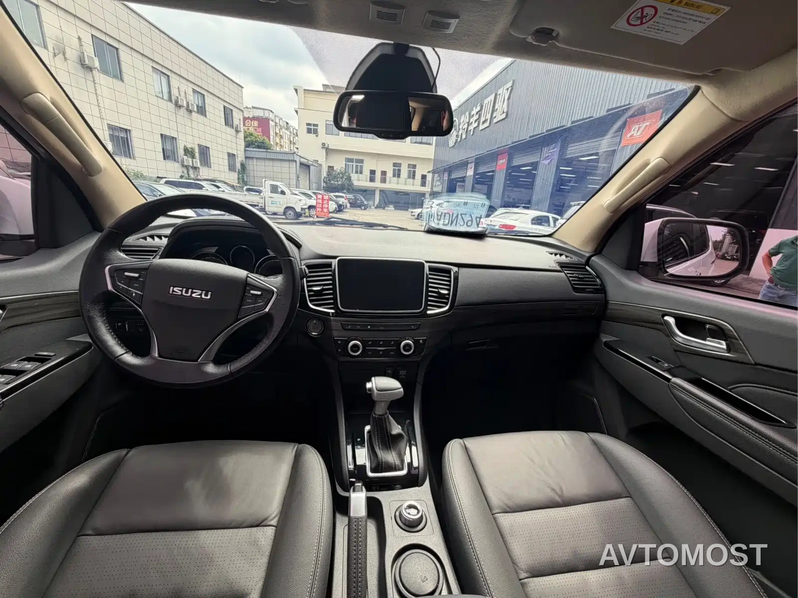 Isuzu mu-X Ranger 2020 Model 1.9T Diesel Automatic 4WD Premium Edition 5-Seater China VI — фото 9