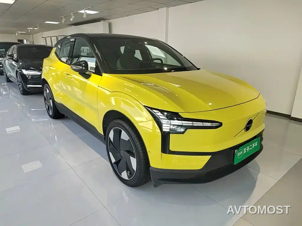 Volvo EX30 2025 RWD Long Range Ultra — фото 2
