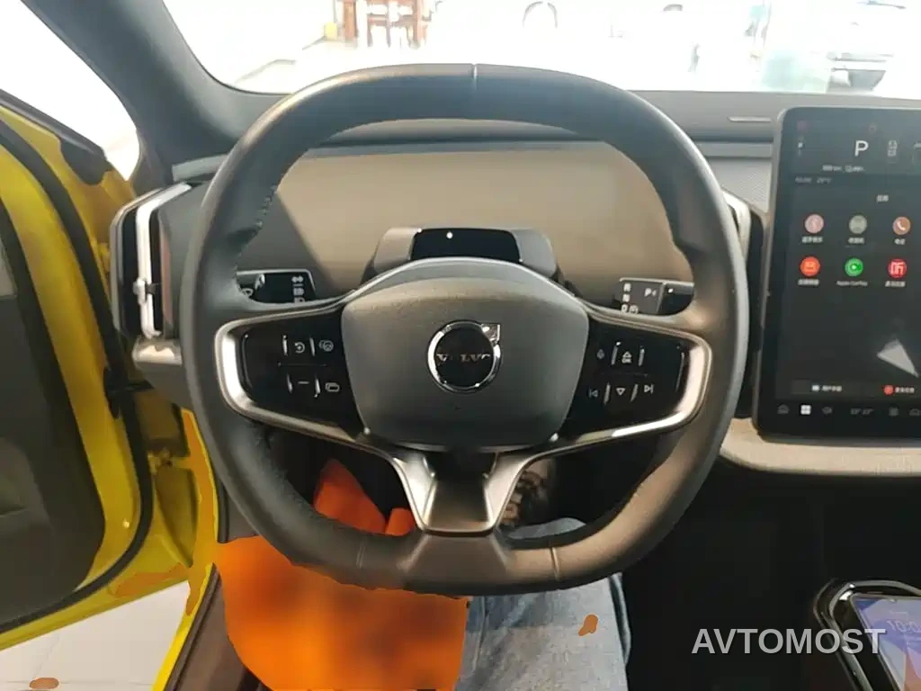 Volvo EX30 2025 RWD Long Range Ultra — фото 8