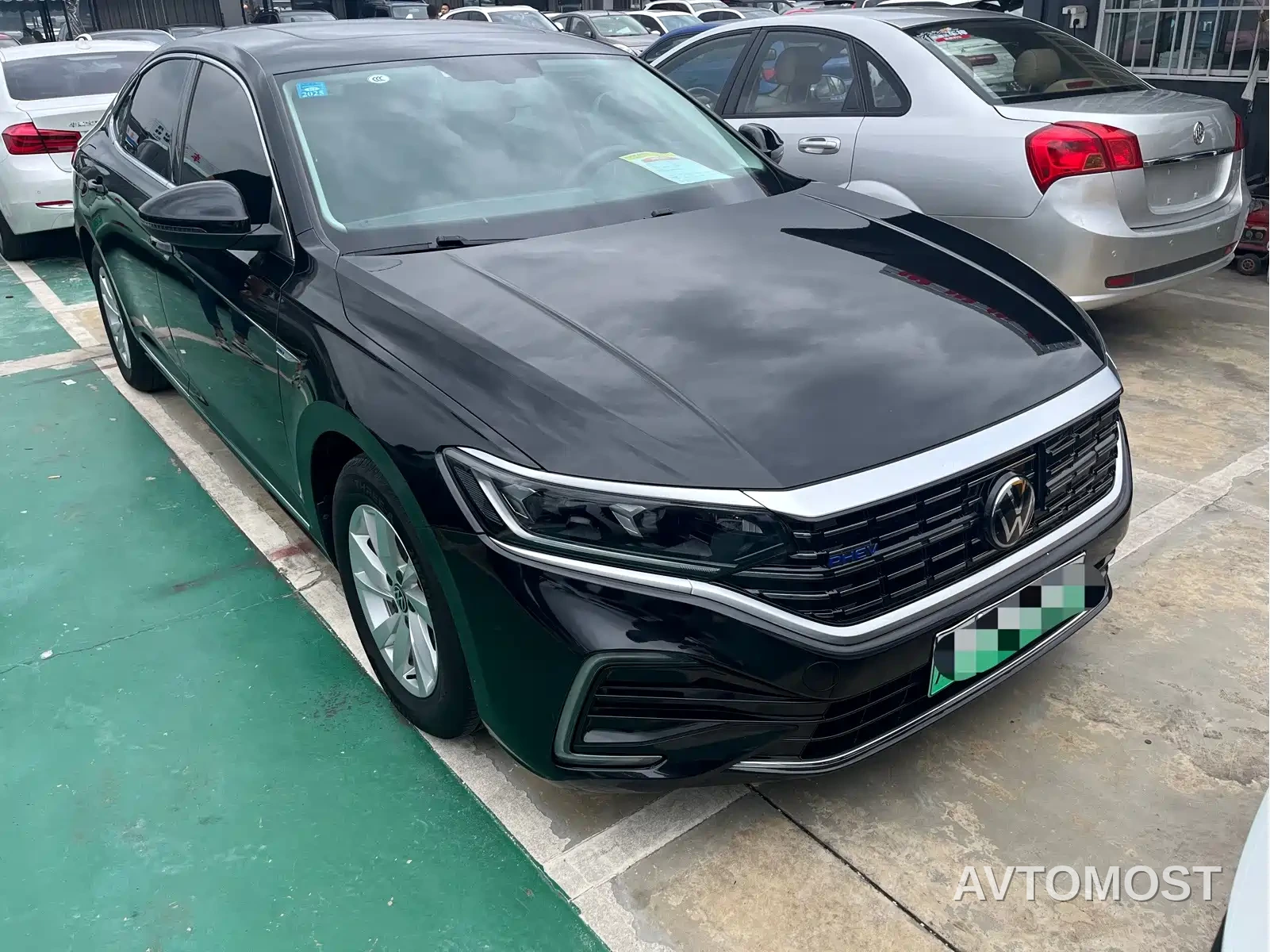 Volkswagen Passat New Energy 2022 430PHEV Hybrid Elite Edition — фото 3