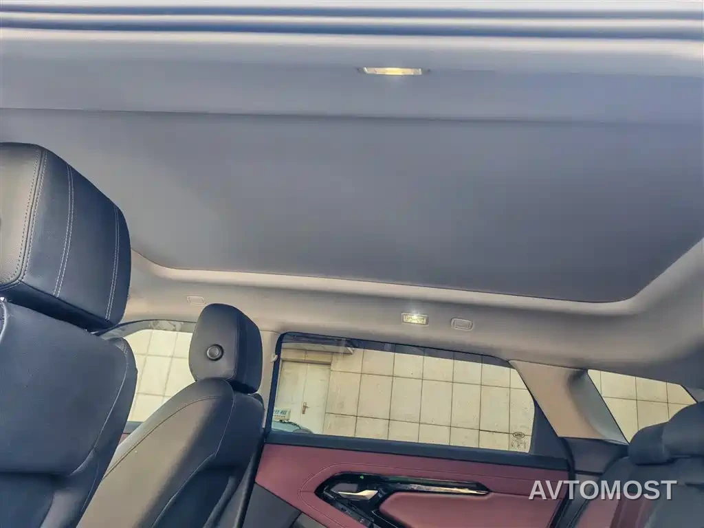 Land Rover Range Rover Evoque New Energy 2022 Range Rover Evoque L P300e Plug-in Hybrid — фото 10