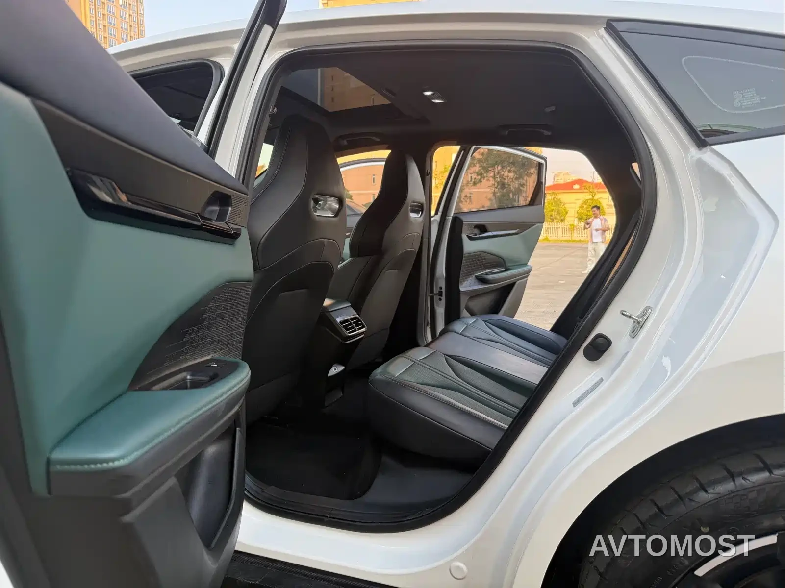 Changan UNI-V iDD 2024 Blue Whale Smart iDD 136km Smart Premium — фото 23