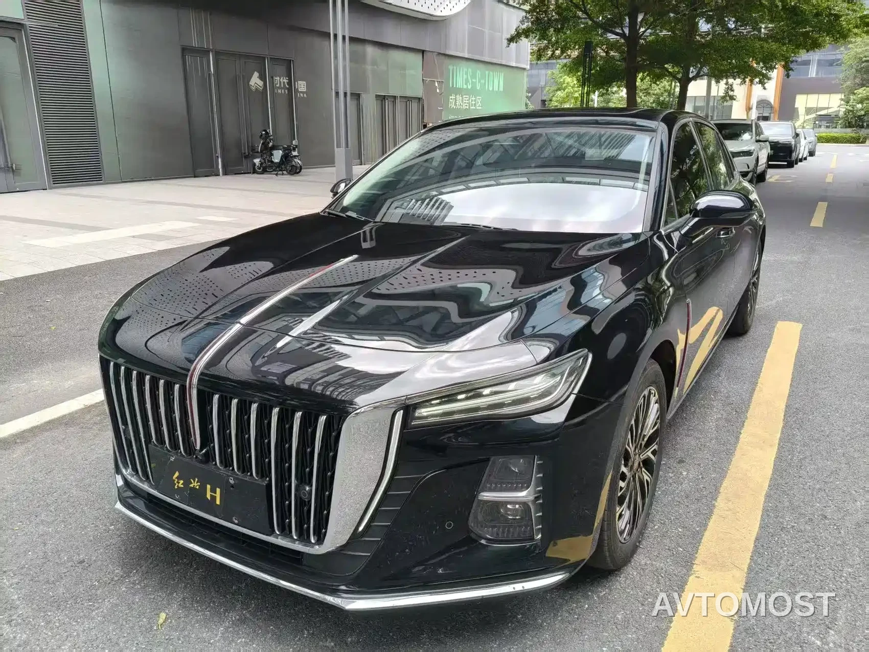 Hongqi H5 2023 2.0T Auto Smart Connect Flag Comfort — фото 1