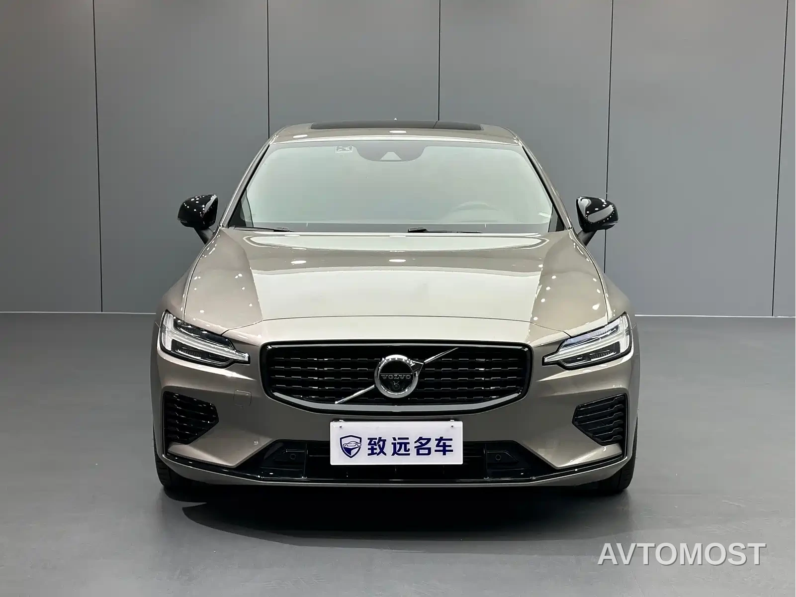 Volvo S60 Plug-in Hybrid 2021 T8 Twin Engine AWD R-Design Sport Edition — фото 2