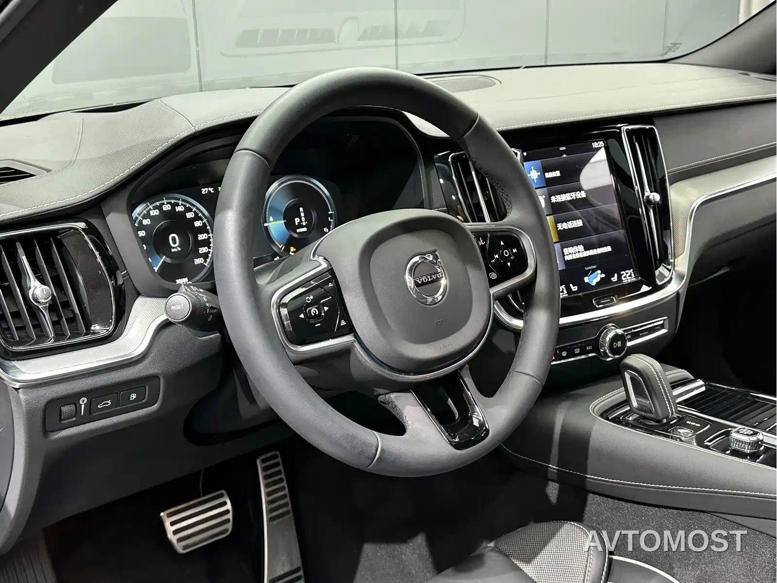 Volvo S60 Plug-in Hybrid 2021 T8 Twin Engine AWD R-Design Sport Edition — фото 11