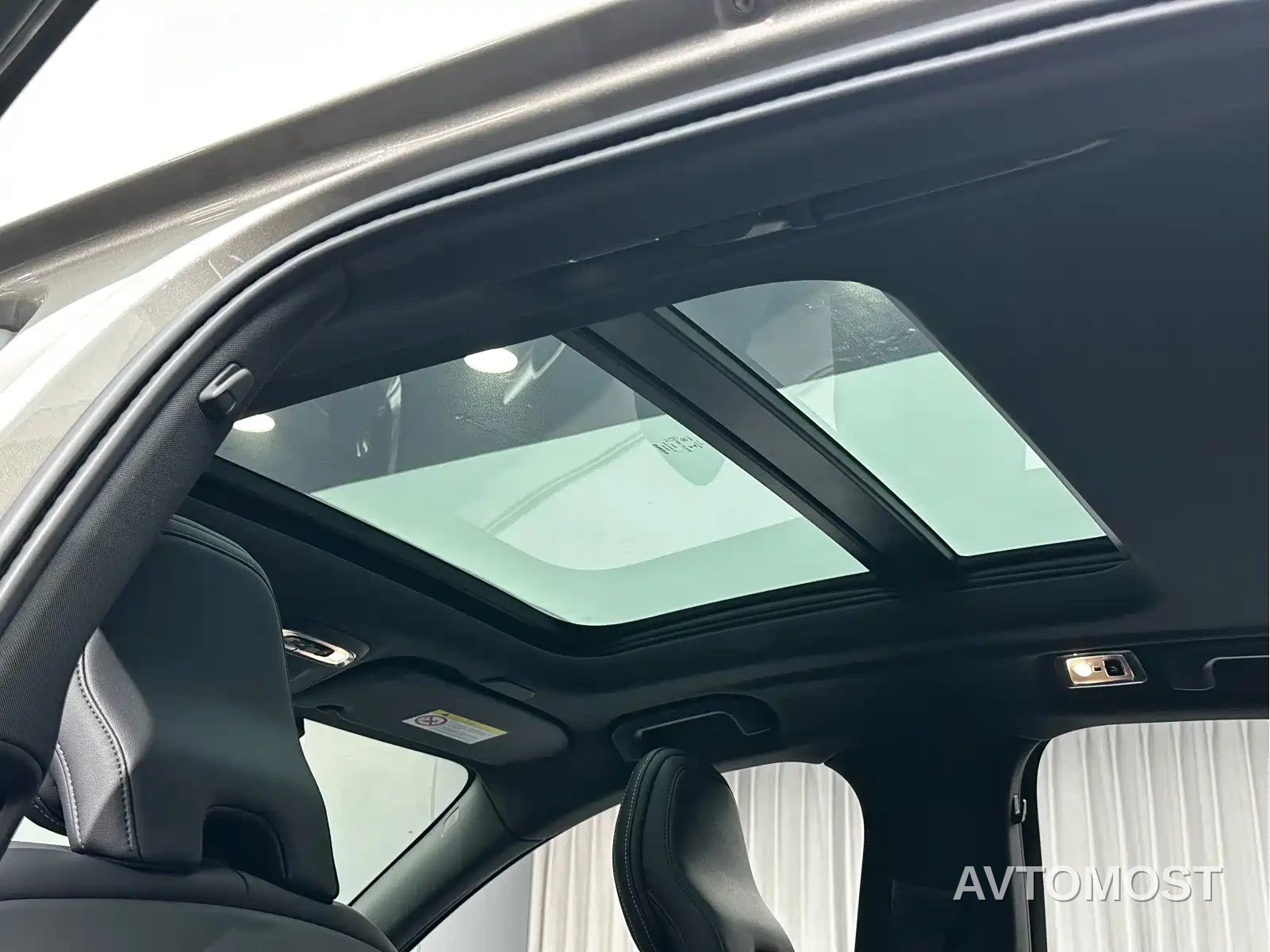 Volvo S60 Plug-in Hybrid 2021 T8 Twin Engine AWD R-Design Sport Edition — фото 17