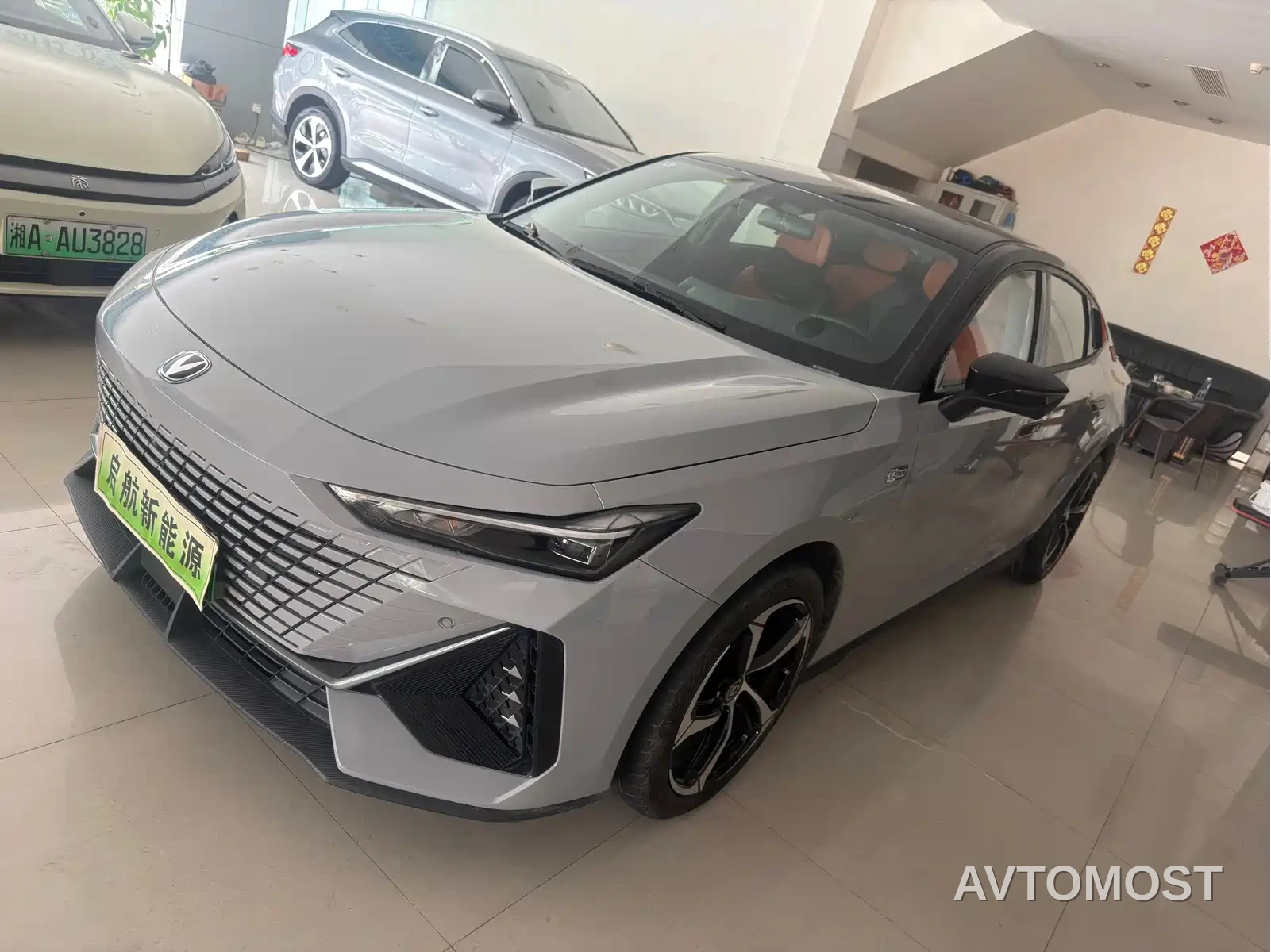 Changan UNI-V iDD 2023 ZhiDian iDD 1.5T 113km Smart Fun Edition — фото 1