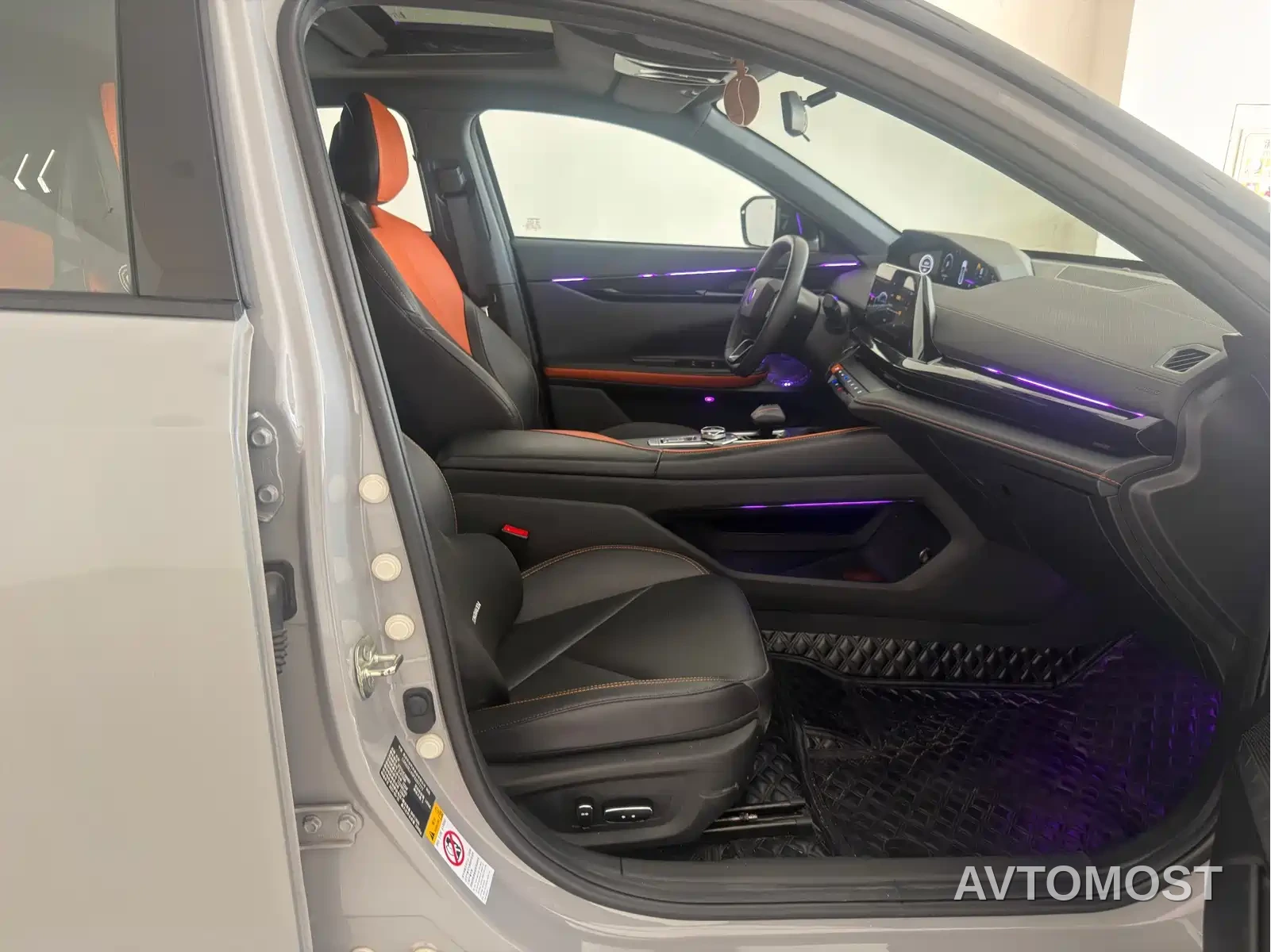 Changan UNI-V iDD 2023 ZhiDian iDD 1.5T 113km Smart Fun Edition — фото 10