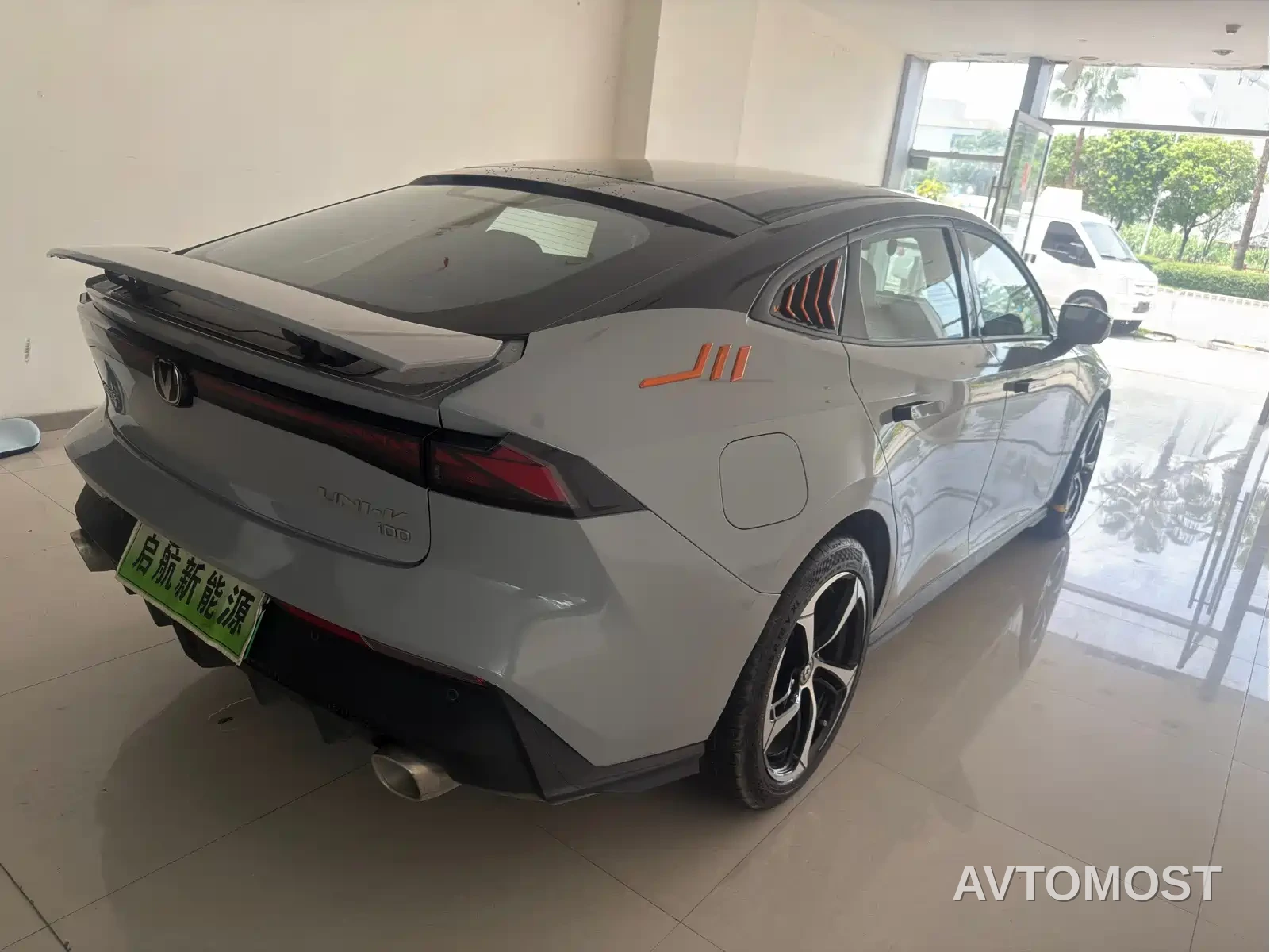 Changan UNI-V iDD 2023 ZhiDian iDD 1.5T 113km Smart Fun Edition — фото 13