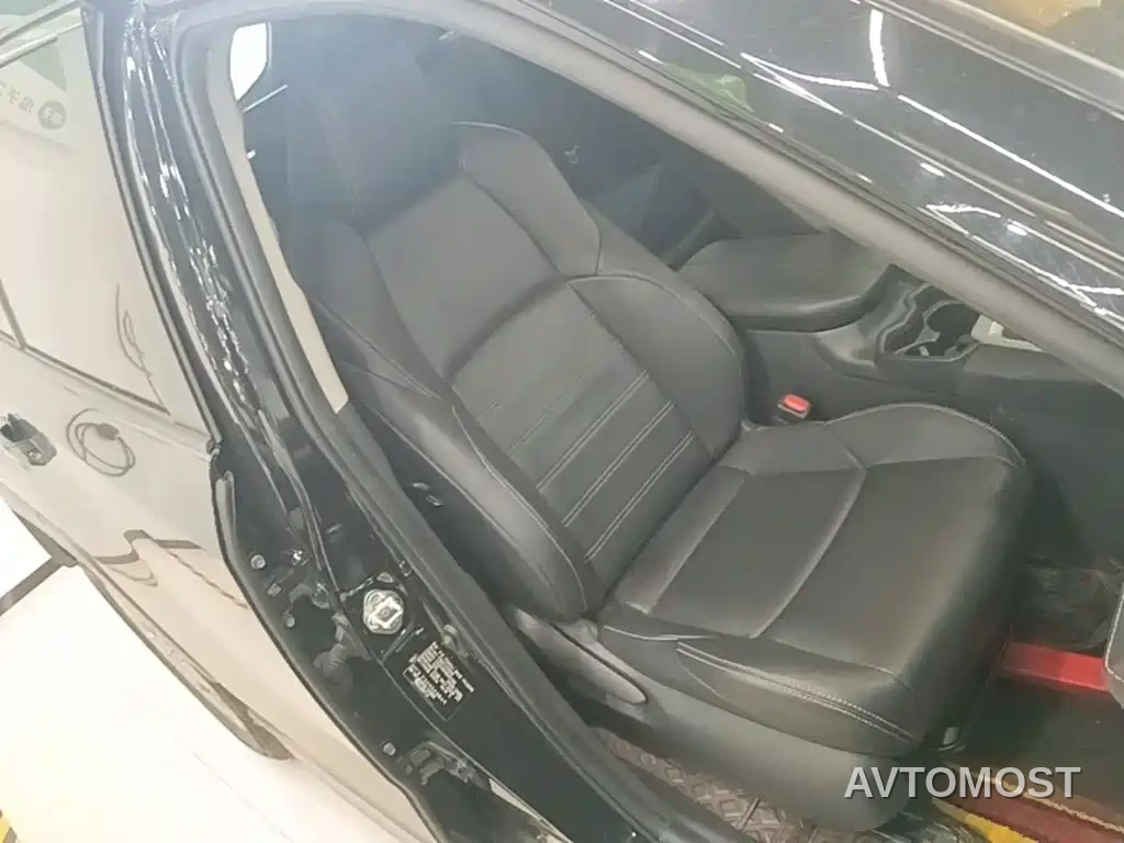 Toyota Wildlander 2022 Hybrid 2.5L E-CVT FWD Luxury PLUS Edition — фото 22