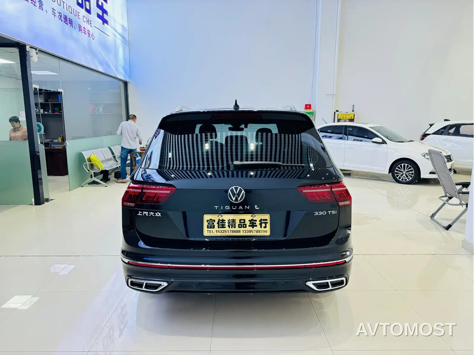 Volkswagen Tiguan L 2023 330TSI Auto 2WD R-Line Premium Edition — фото 4