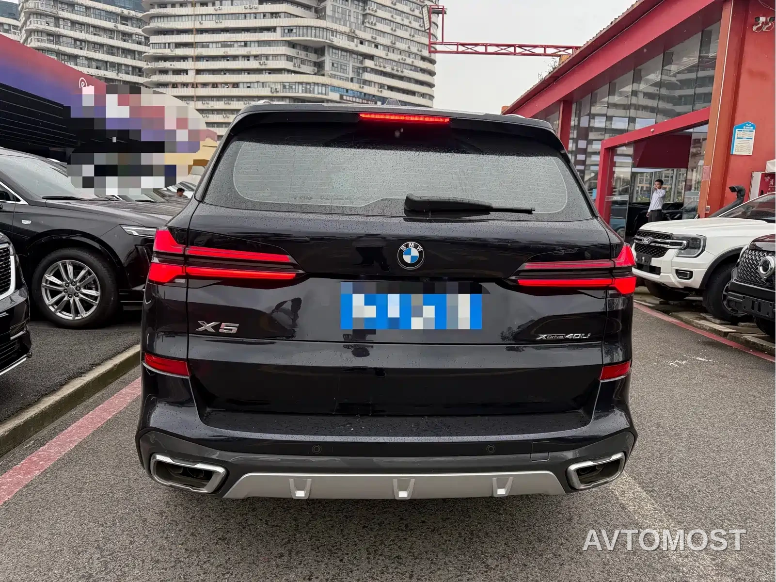 BMW X5 2023 xDrive 40Li M Sport Package — фото 2