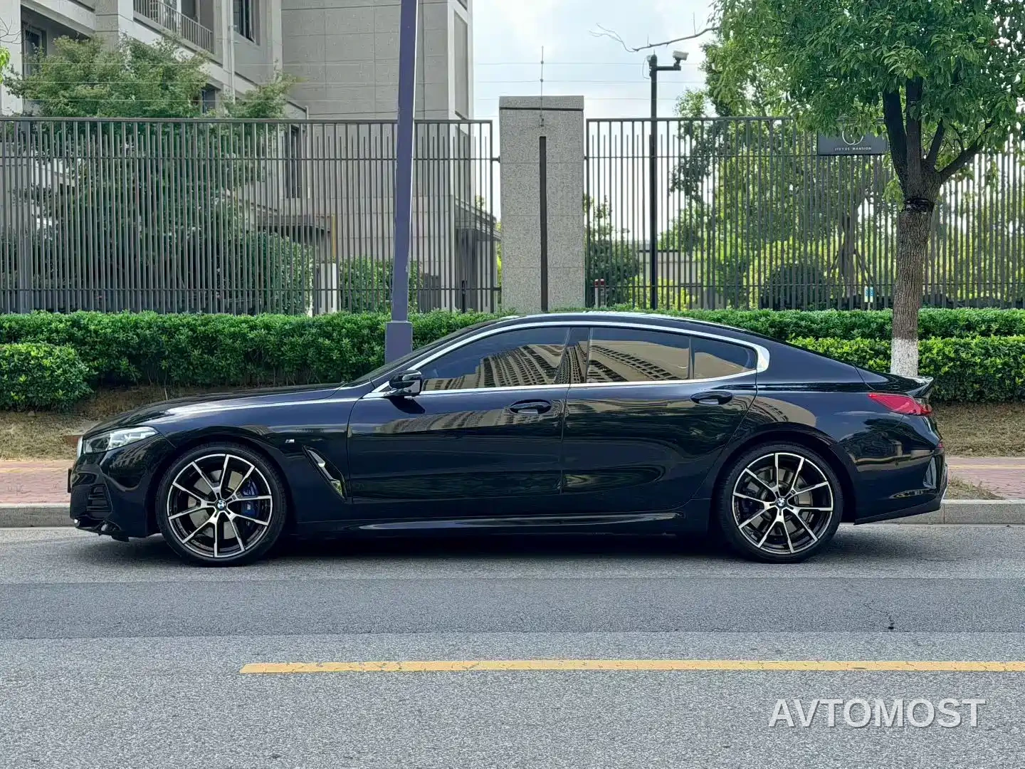 BMW 8 Series 2022 840i Gran Coupe M Sport Package — фото 12