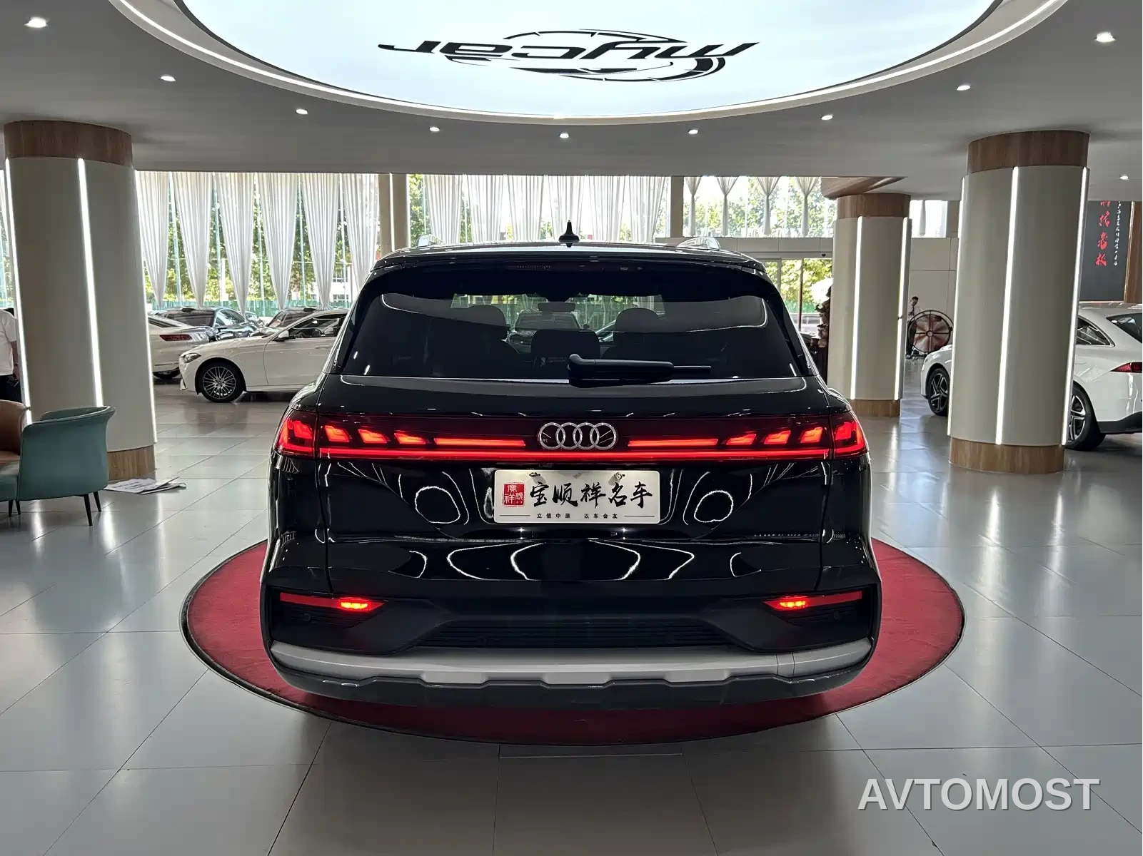 Audi Q6 2023 40 TFSI quattro Cloud View Light Yulin Package — фото 4