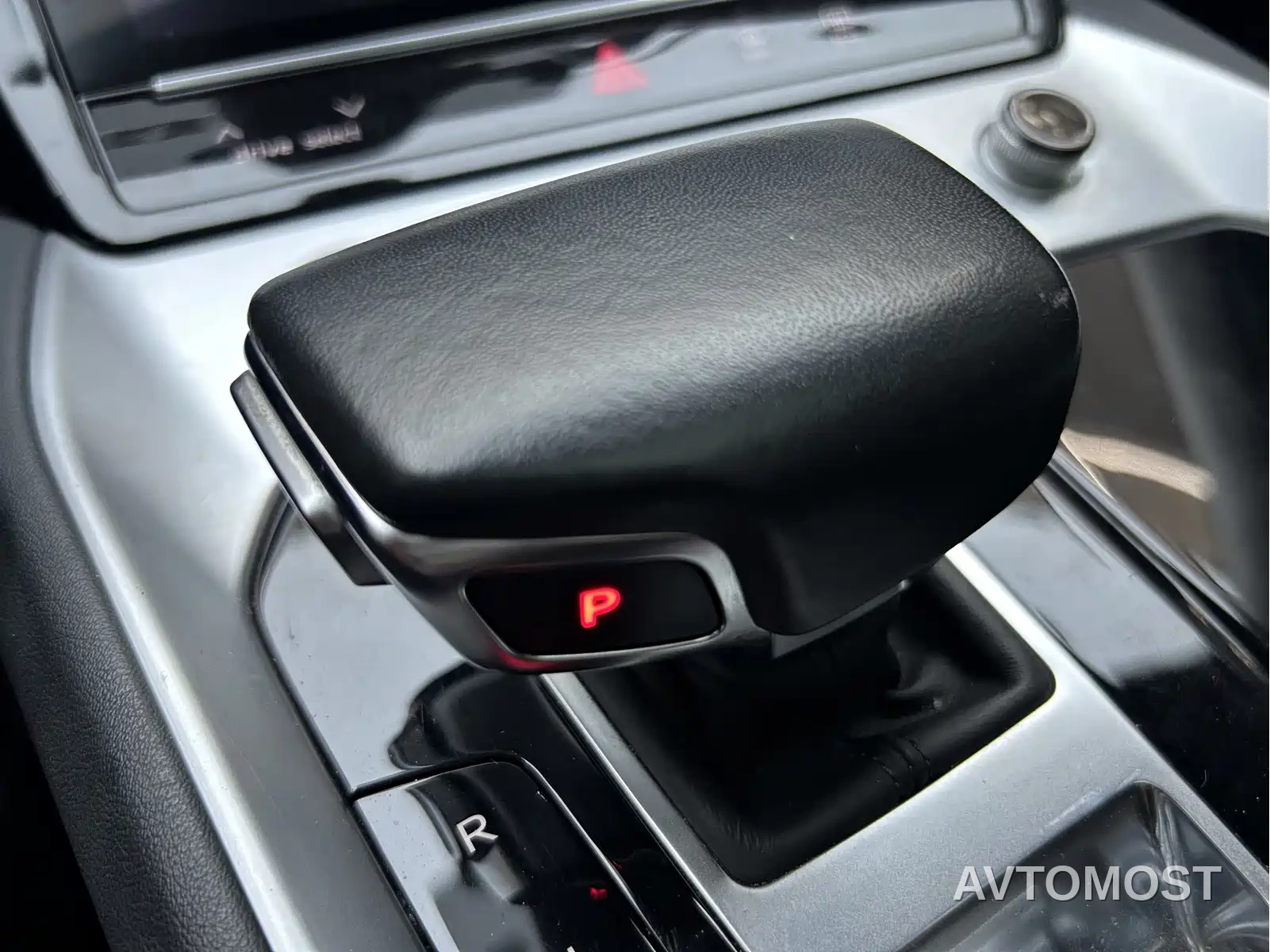 Audi Q6 2023 40 TFSI quattro Cloud View Light Yulin Package — фото 26