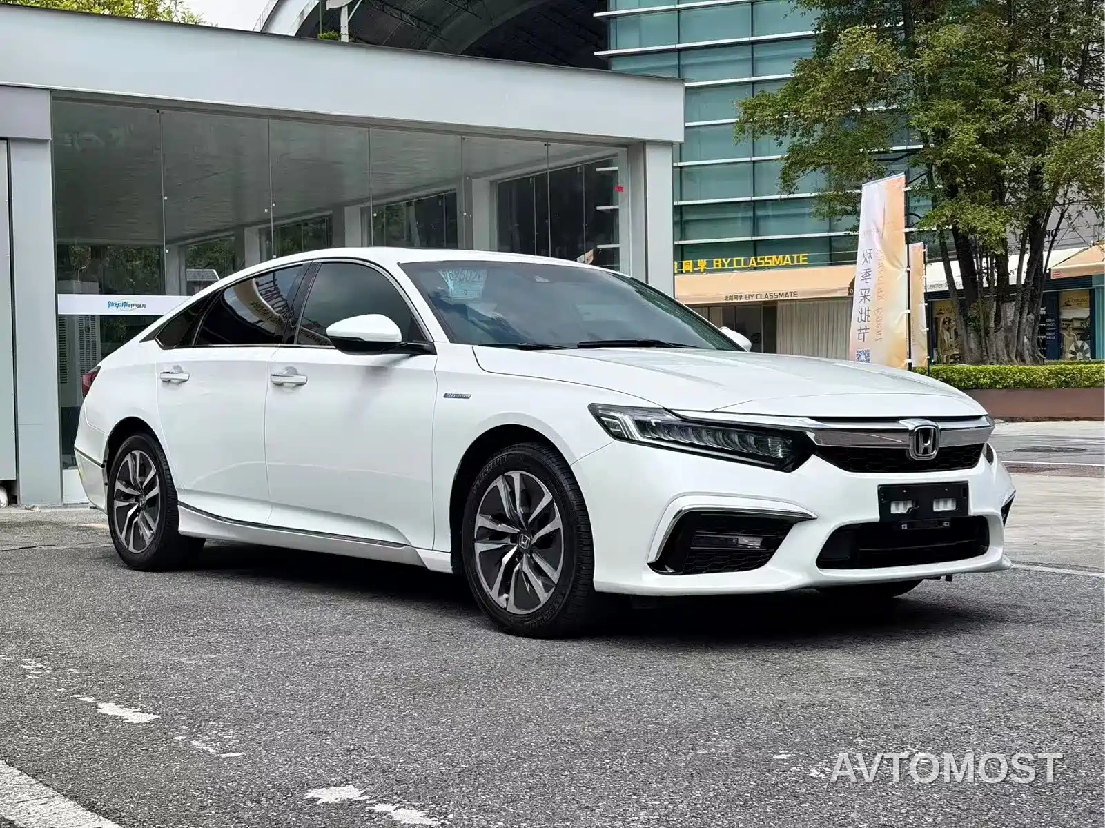 Honda Inspire 2019 Sharp Hybrid 2.0L Pure Elegance China VI — фото 2