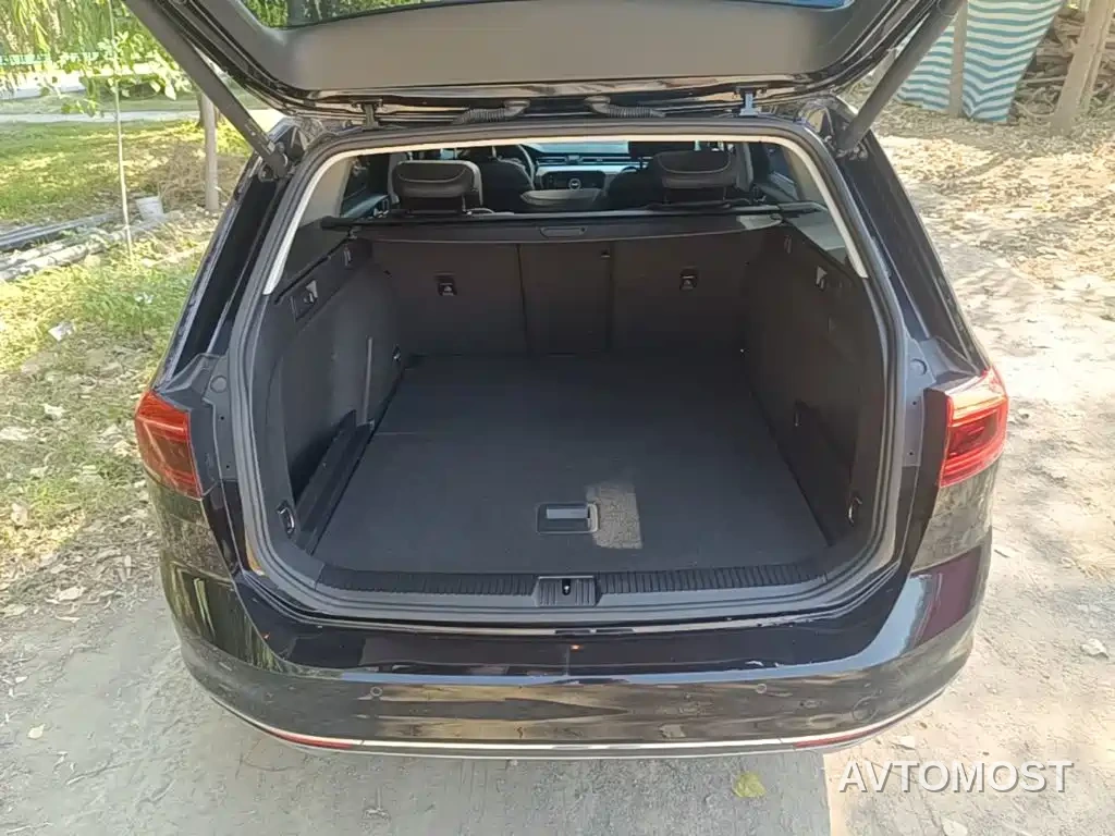 Volkswagen Weilan 2021 2.0T Smooth Ride Edition — фото 18