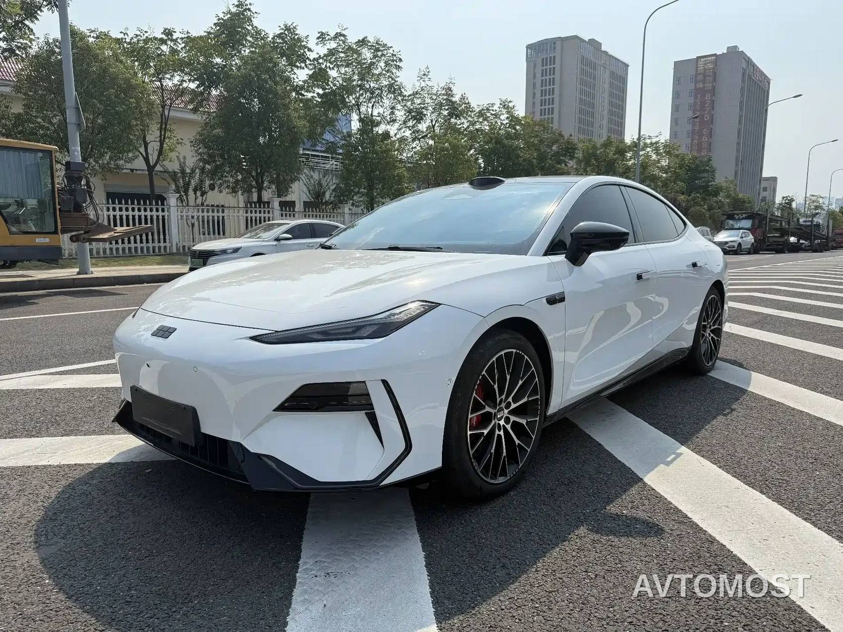 Geely Galaxy E8 2025 Model 610km Premium Edition — фото 1