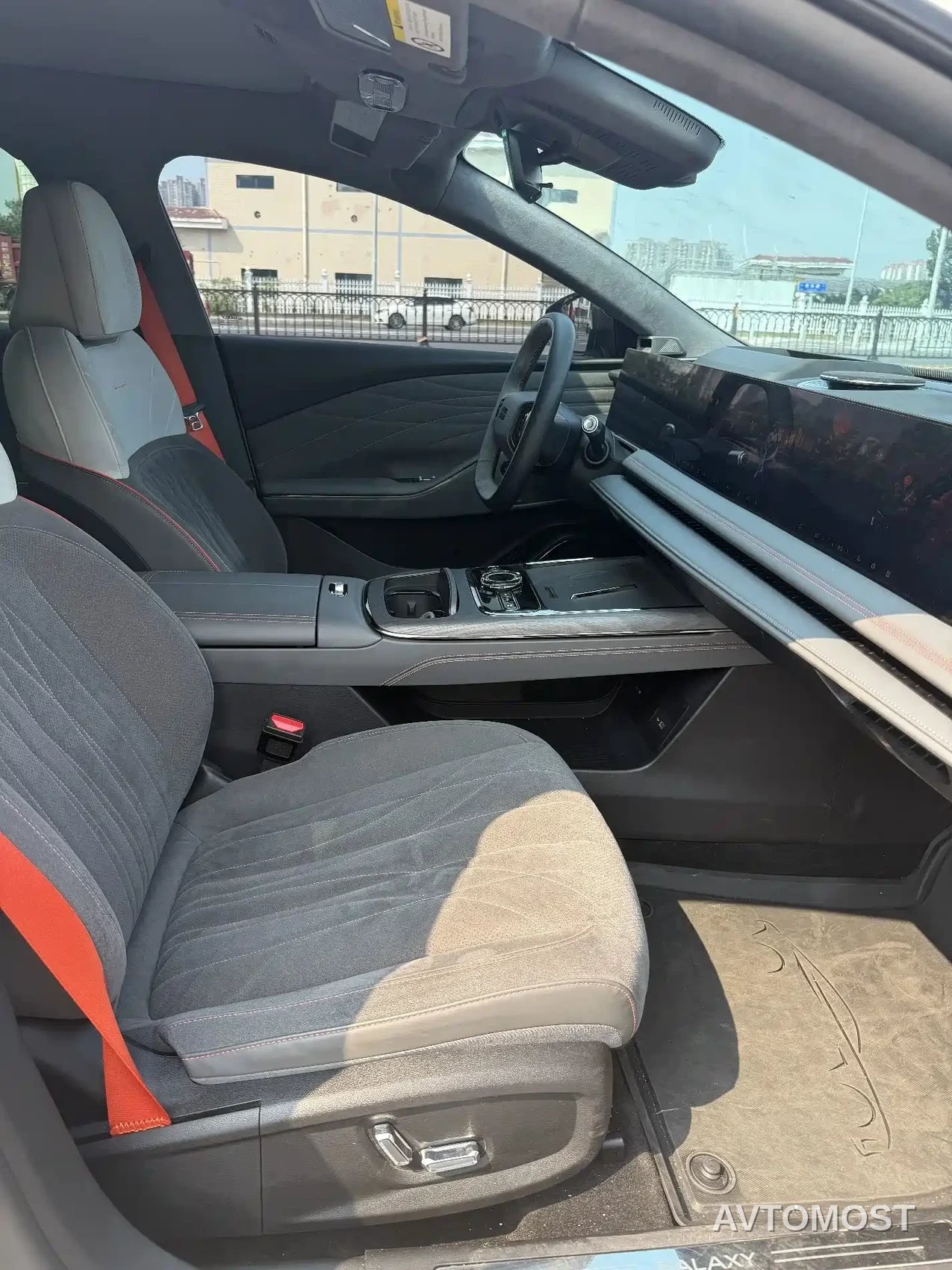 Geely Galaxy E8 2025 Model 610km Premium Edition — фото 13
