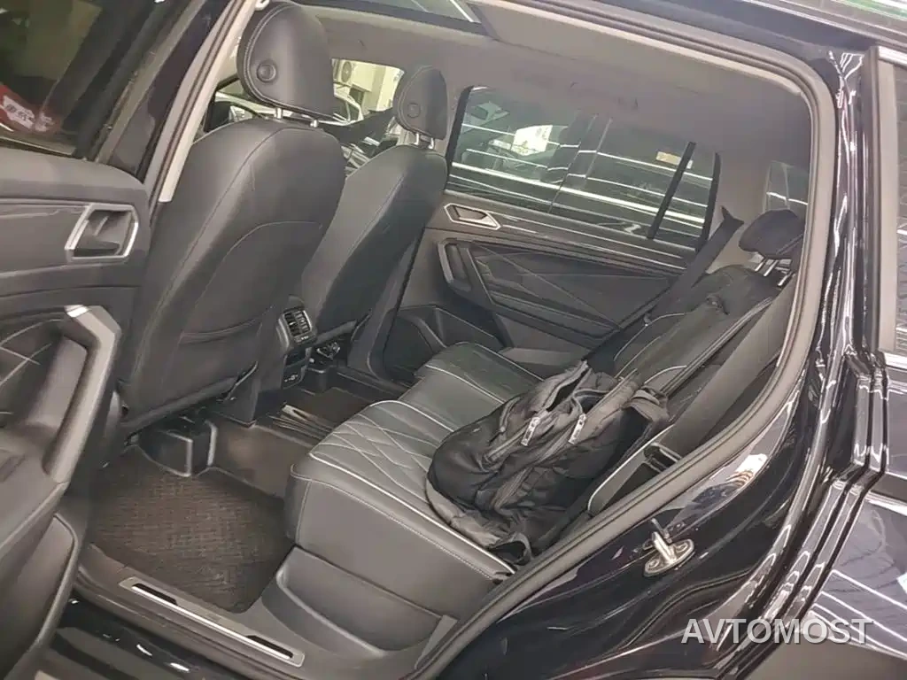 Volkswagen Tiguan L 2022 330TSI Auto 2WD R-Line Premium Edition — фото 16