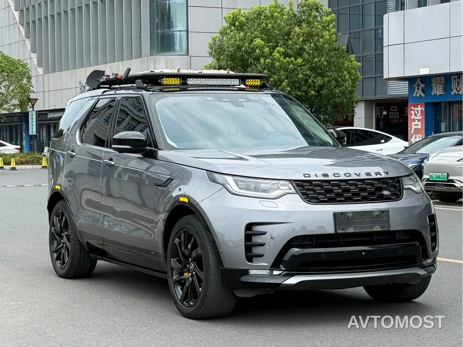 Land Rover Discovery 2021 360PS R-Dynamic SE — фото 2