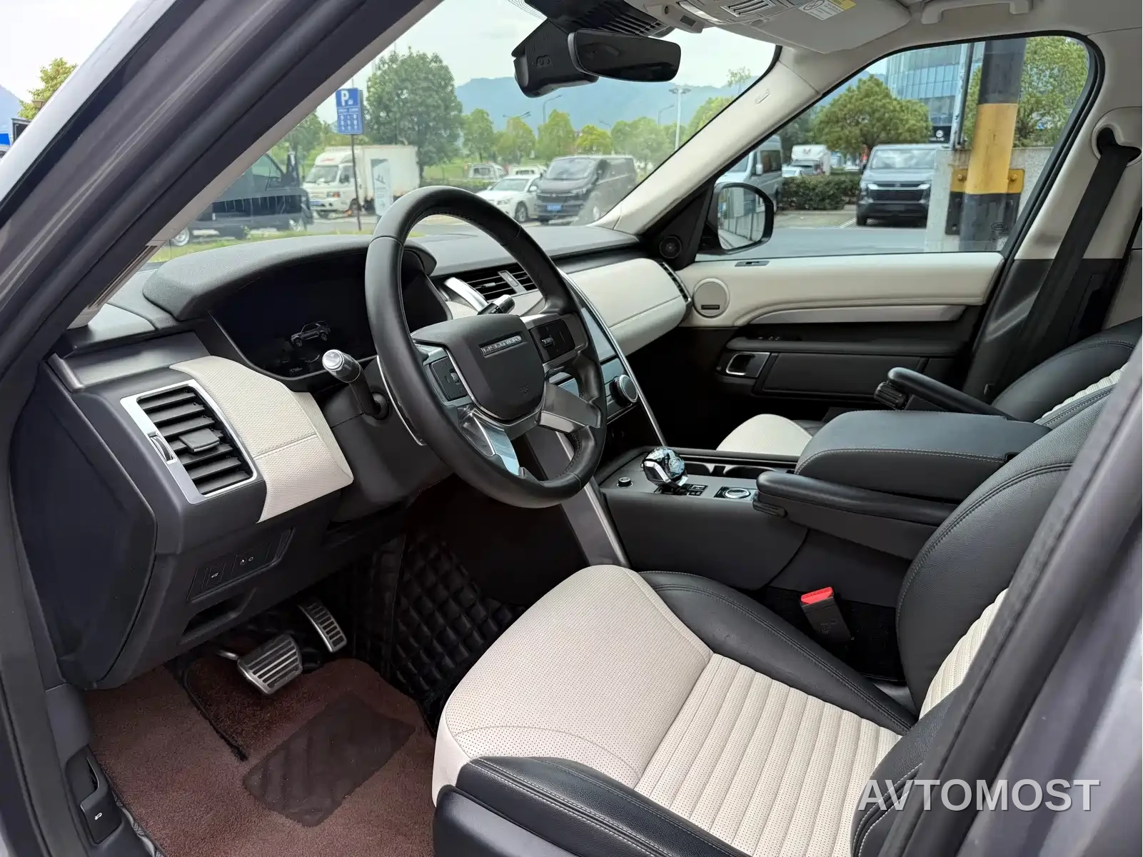 Land Rover Discovery 2021 360PS R-Dynamic SE — фото 5