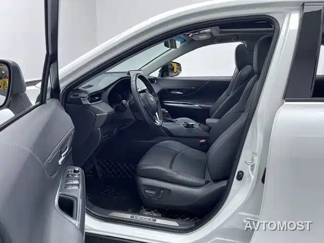 Toyota Venza 2022 Dual Engine 2.5L CVT 2WD Luxury — фото 12