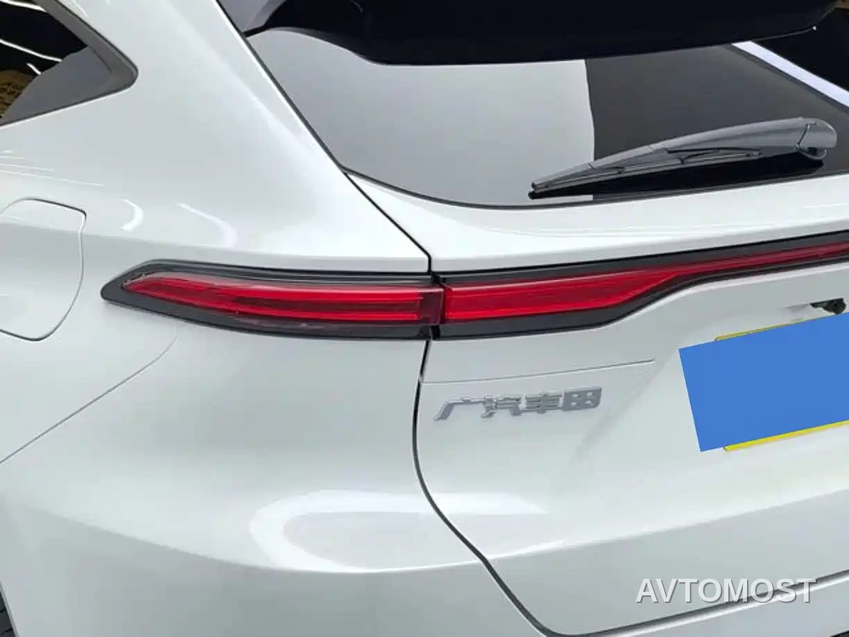 Toyota Venza 2022 Dual Engine 2.5L CVT 2WD Luxury — фото 20