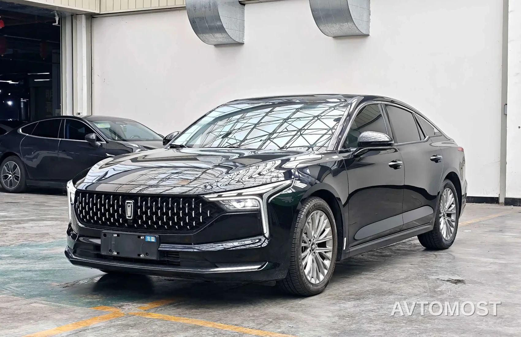 Besturn B70 2023 Model 3rd Gen 1.5T Automatic Joy 70th Anniversary Edition — фото 1