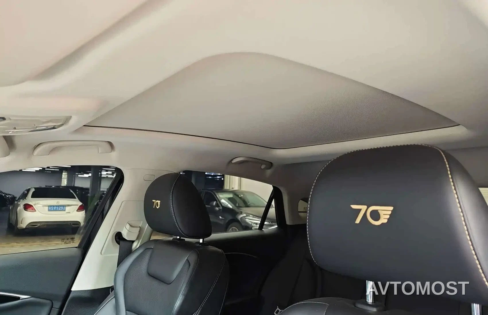 Besturn B70 2023 Model 3rd Gen 1.5T Automatic Joy 70th Anniversary Edition — фото 9