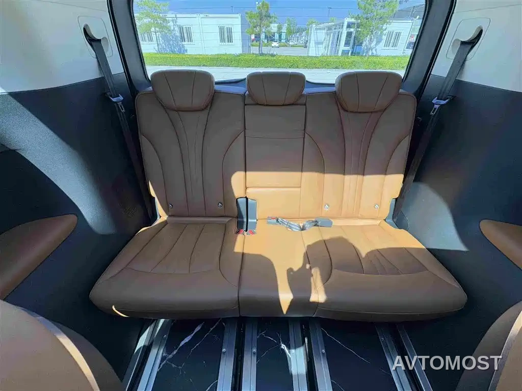 Hongqi HQ9 PHEV 2024 Model 2.0T AWD Business Edition — фото 13
