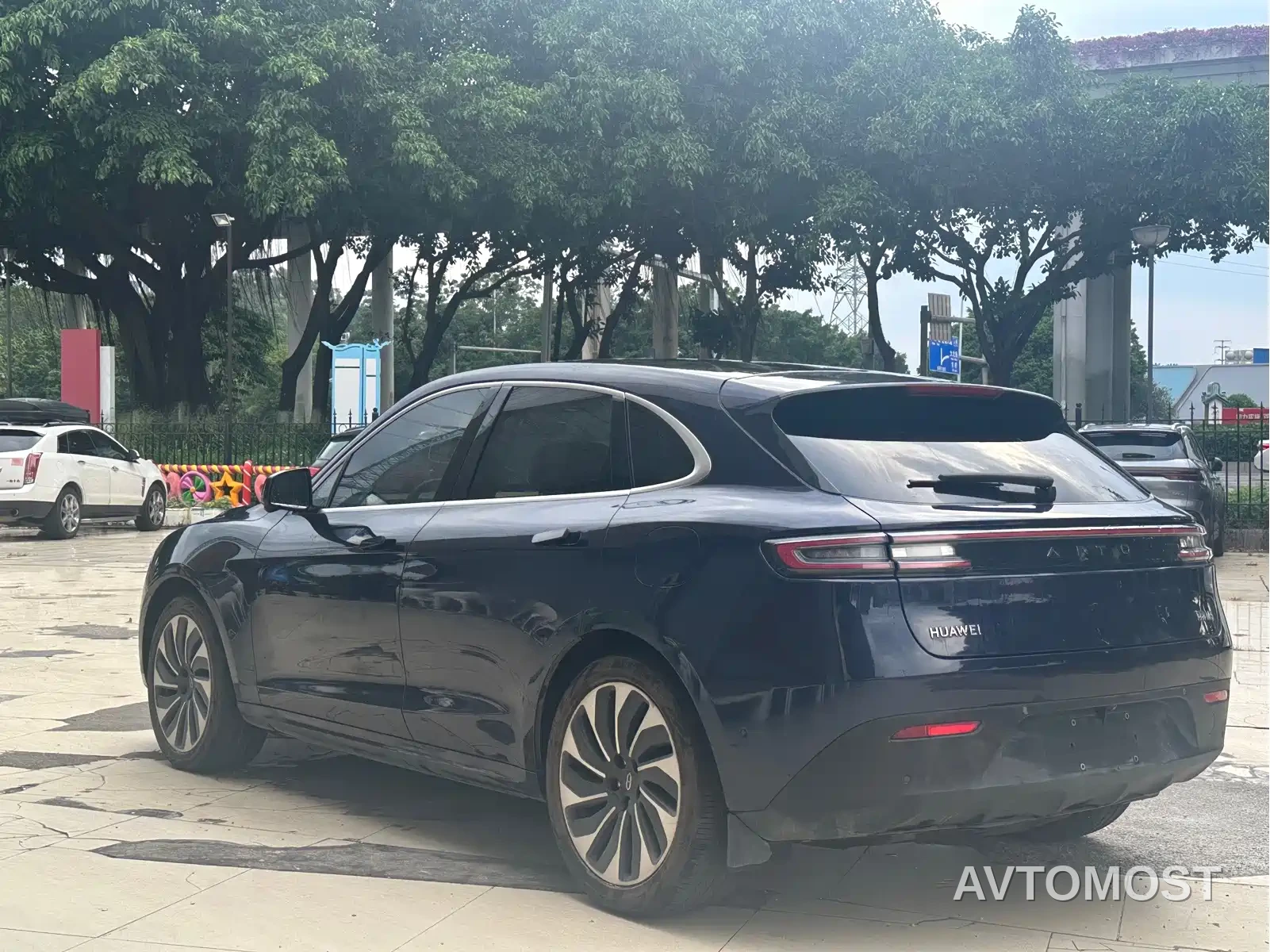 AITO M5 2022 Extended Range AWD Ultimate Edition — фото 7