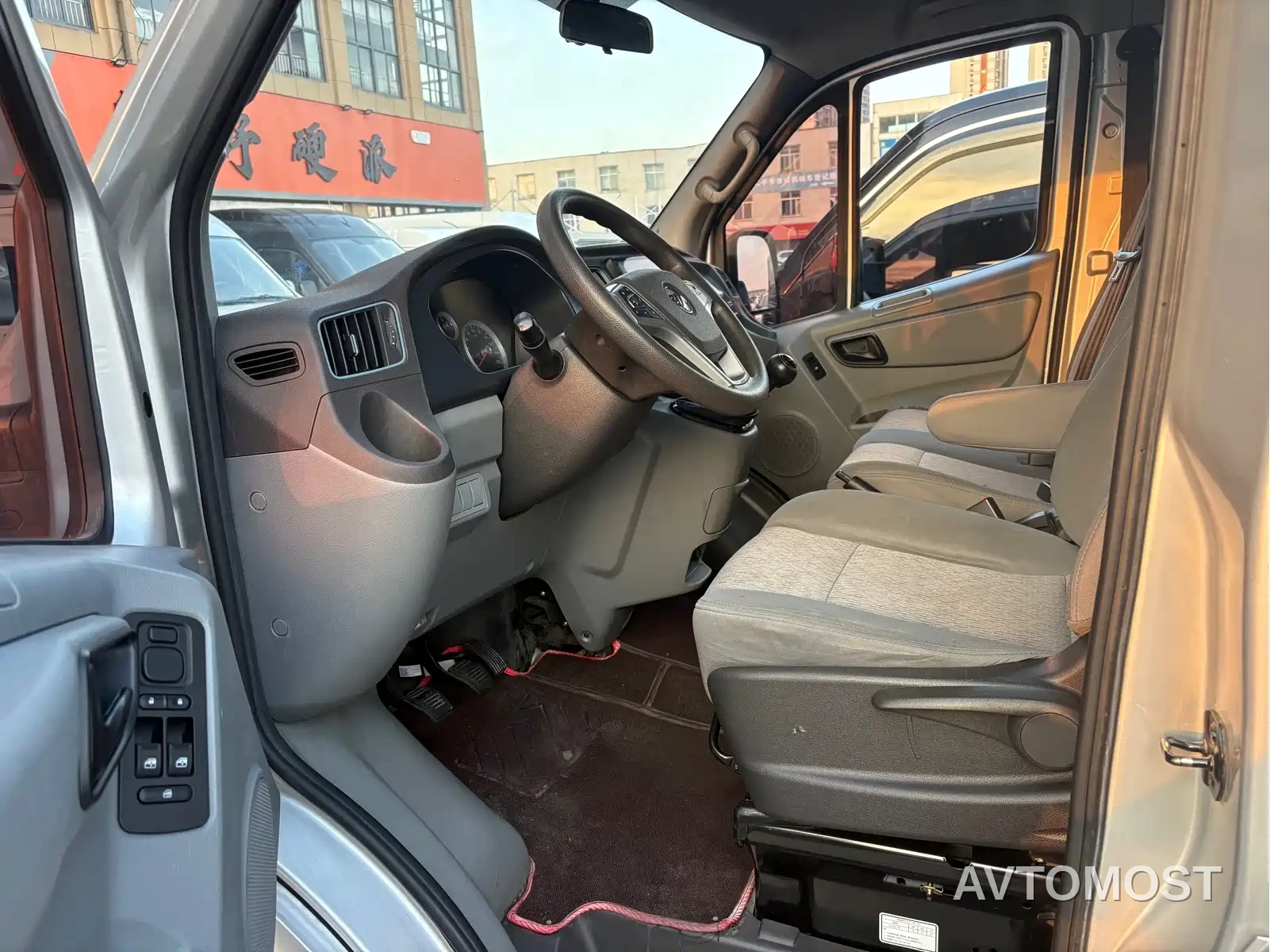 Foton Tuyano 2022 2.0T Manual Urban Multi-function Short Wheelbase Low Roof Single Rear Tire 5/6/9 Seater 4F20TC3 — фото 4
