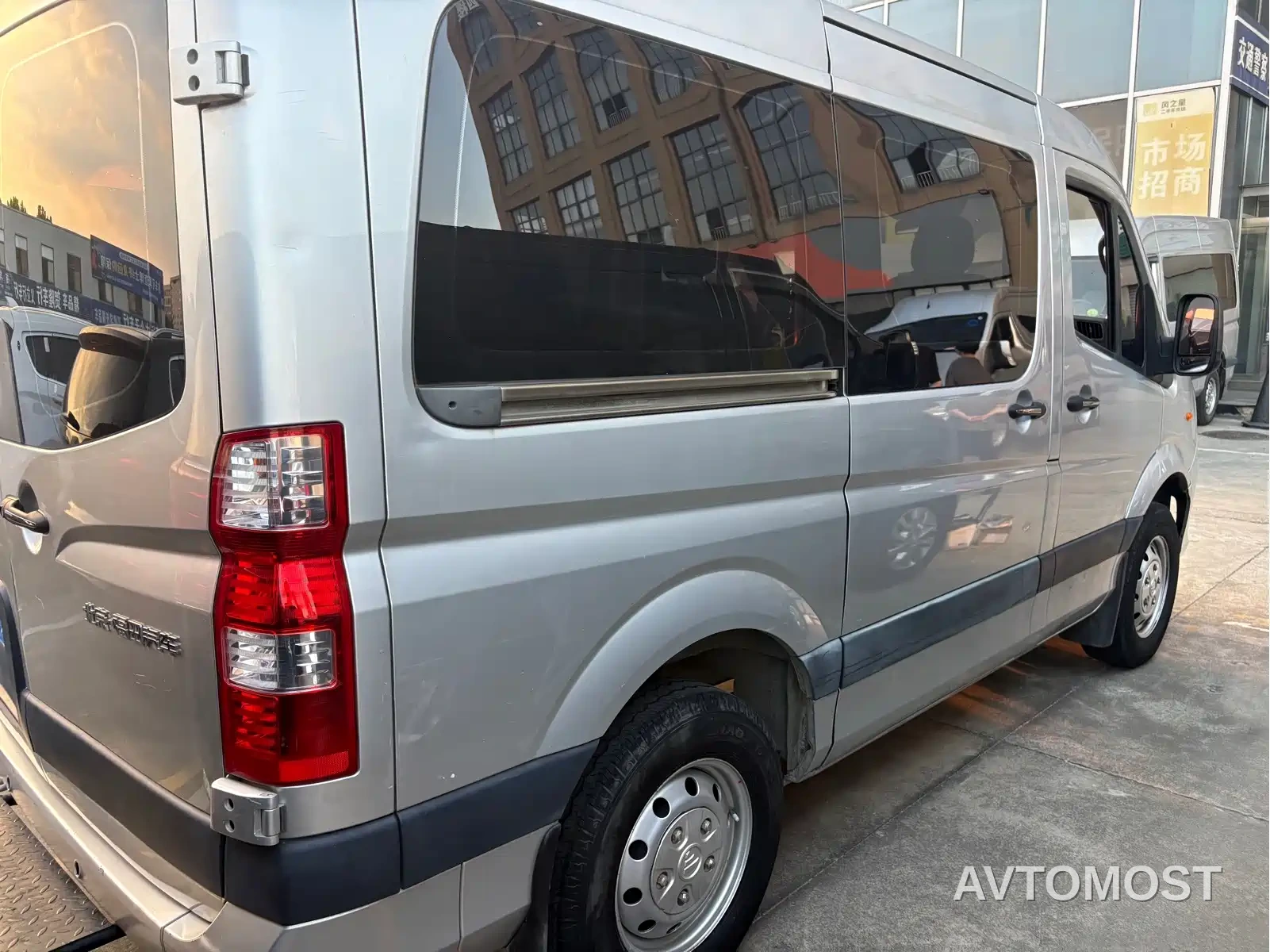 Foton Tuyano 2022 2.0T Manual Urban Multi-function Short Wheelbase Low Roof Single Rear Tire 5/6/9 Seater 4F20TC3 — фото 8