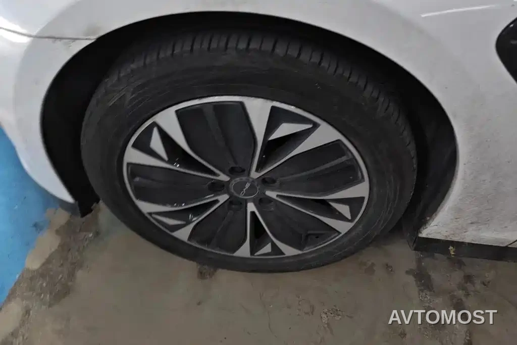 BYD Seal 2022 550km Standard Range RWD Premium — фото 6
