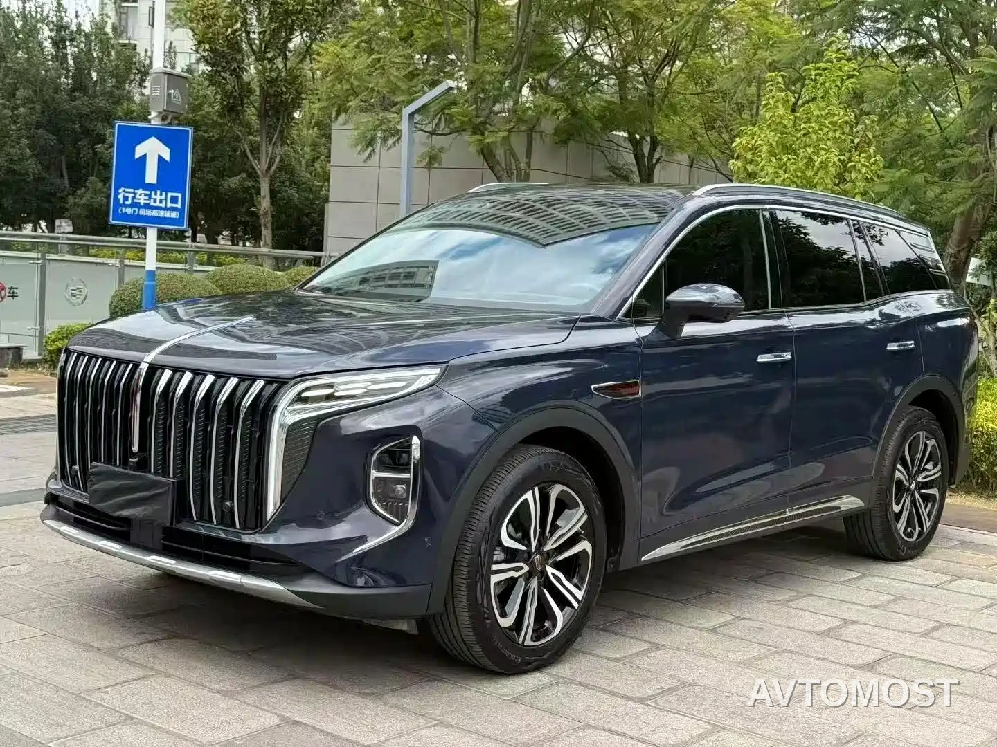 Hongqi HS7 2023 2.0T Automatic 4WD Flag Leader Edition (6-seater) — фото 1