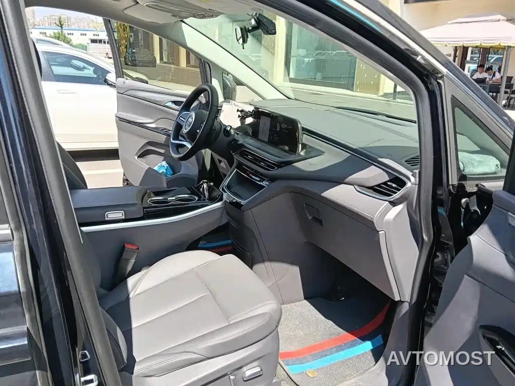 Buick GL8 New Energy 2025 Landprestige First Edition 7-Seater — фото 11