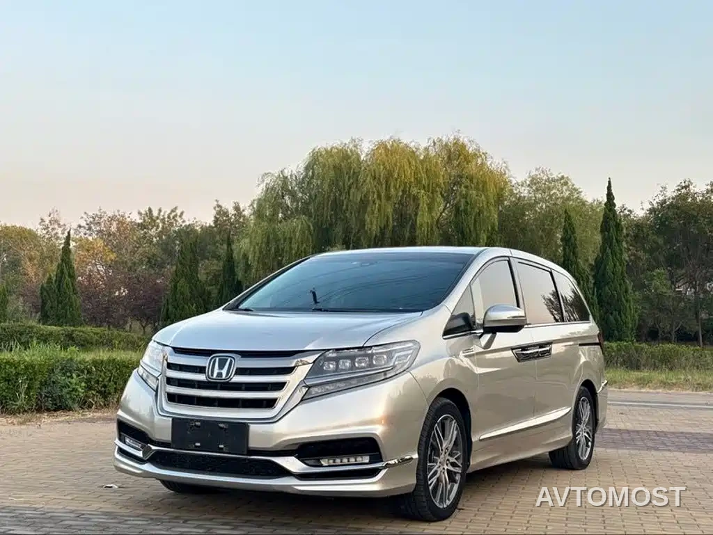 Honda Elysion 2019 2.0L Hybrid Comfort Edition — фото 1
