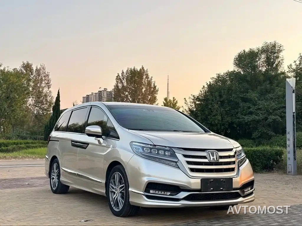 Honda Elysion 2019 2.0L Hybrid Comfort Edition — фото 3