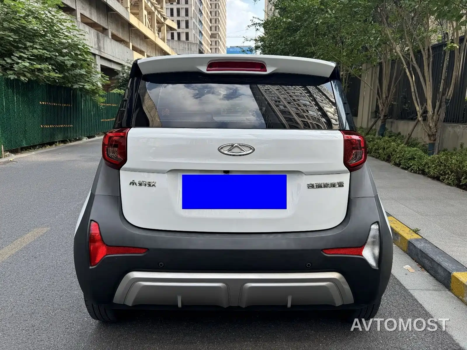 QQ New Energy Little Ant 2022 Facelift Sweet Edition Half Sugar LFP 30.7kWh 30kW 301km — фото 9