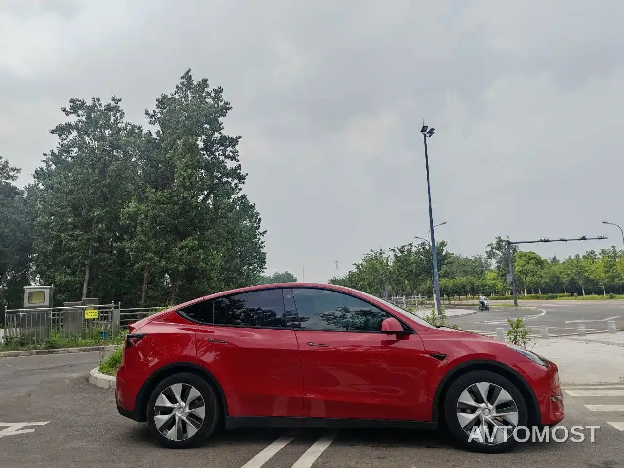 Tesla Model Y 2021 Standard Range Rear-Wheel Drive — фото 7
