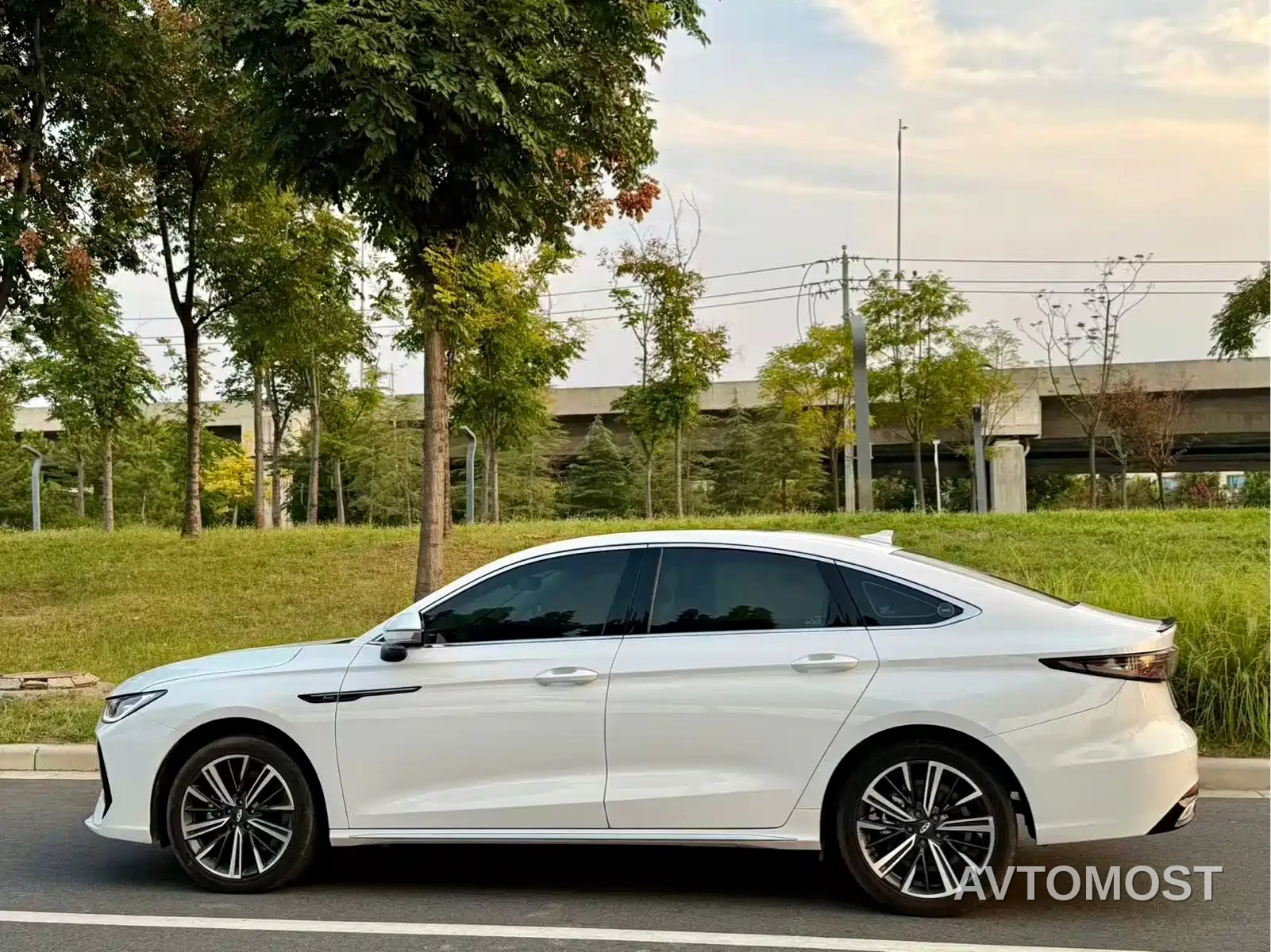 Chery Arrizo 8 PRO 2025 Pro 1.6T Comfort — фото 2