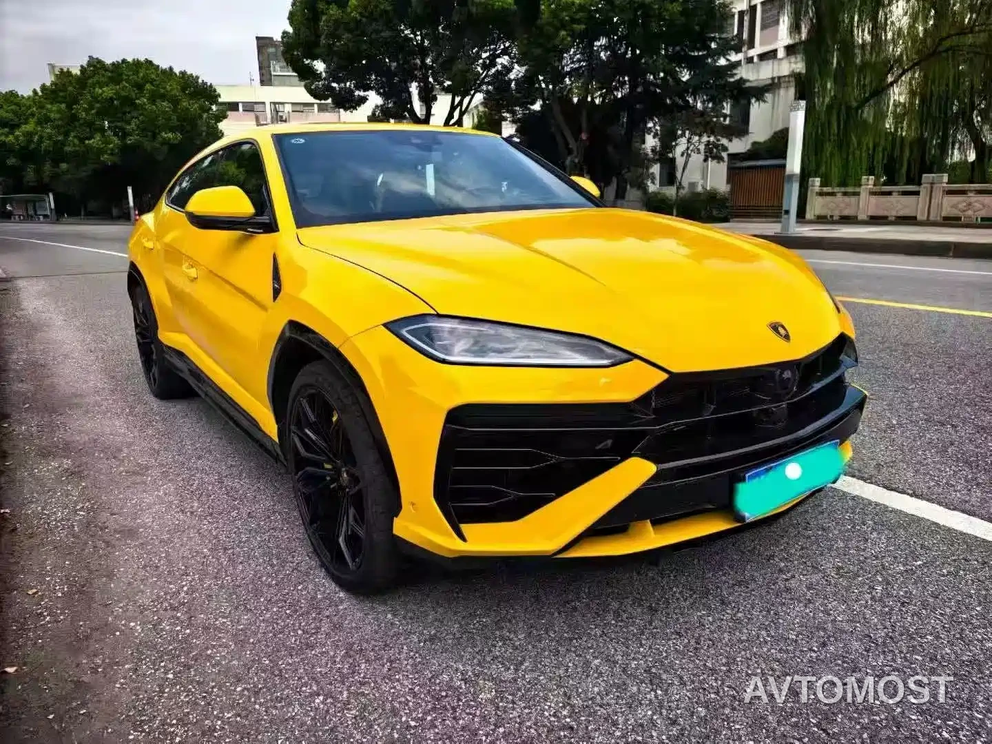 Lamborghini Urus SE 2025 4.0T Standard Edition — фото 3