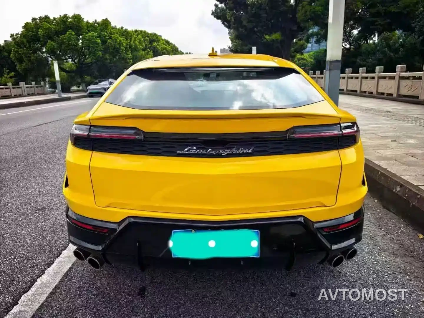 Lamborghini Urus SE 2025 4.0T Standard Edition — фото 4