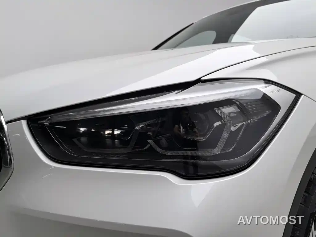 BMW X1 2021 sDrive25Li Leading — фото 7
