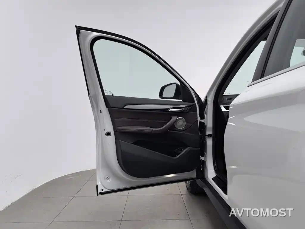 BMW X1 2021 sDrive25Li Leading — фото 8