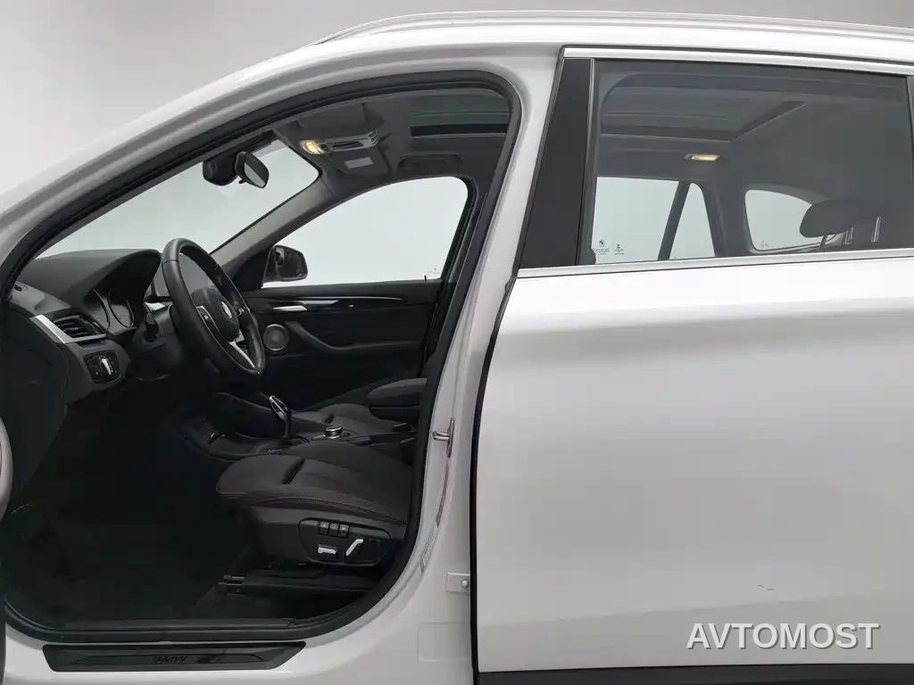 BMW X1 2021 sDrive25Li Leading — фото 10