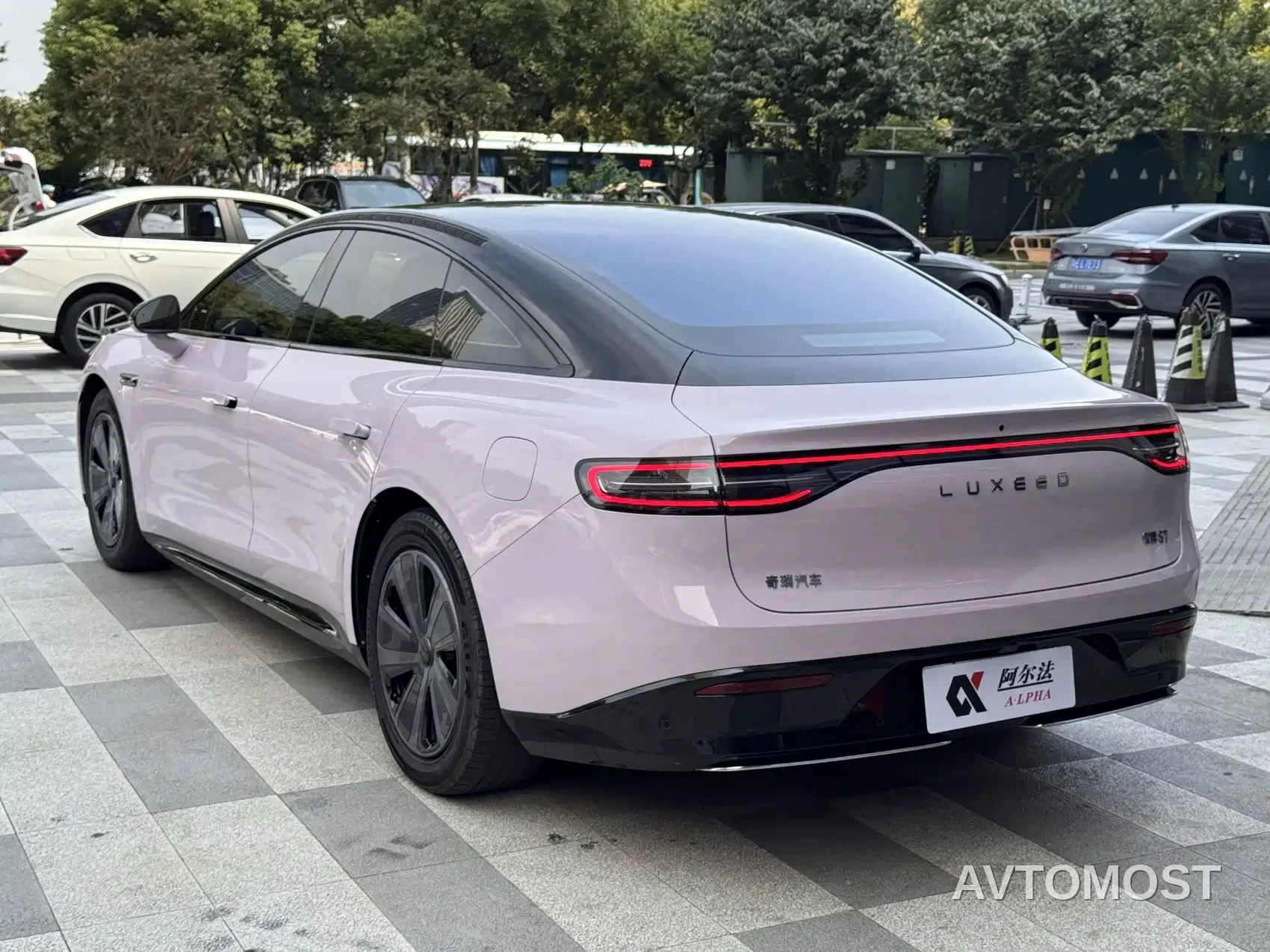 Zhijie S7 2024 Max RWD Long Range Smart Drive — фото 6