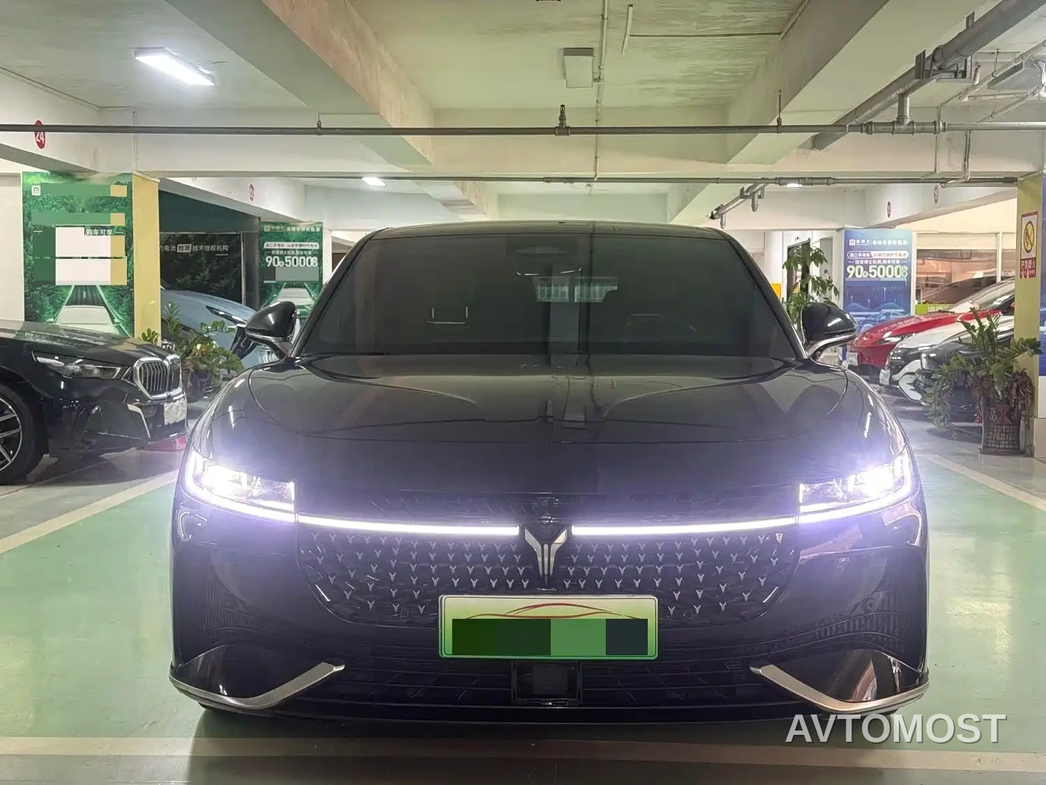VOYAH Zhuiguang 2024 PHEV AWD Ultra Long Range Flagship — фото 2