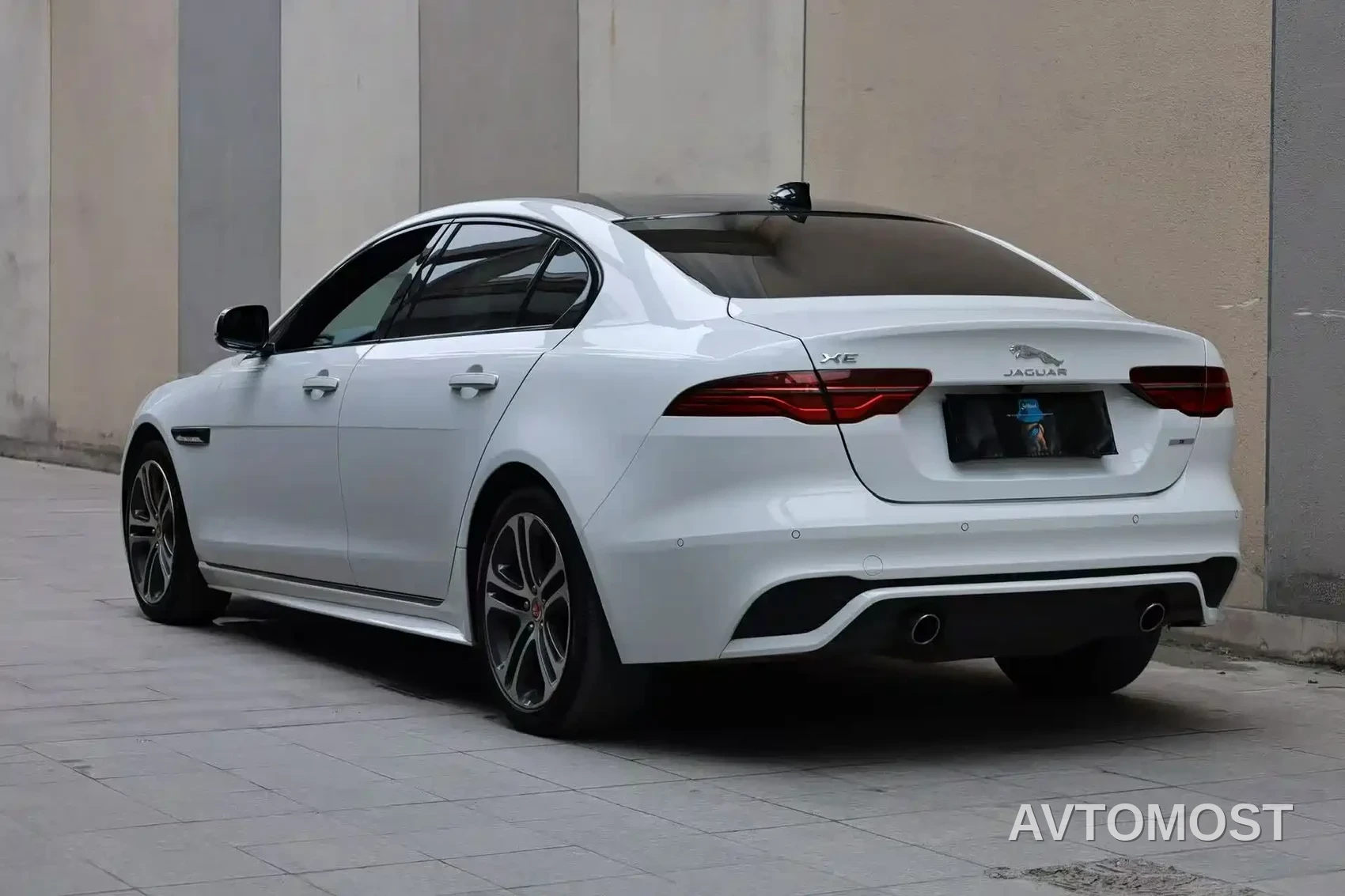 Jaguar XEL 2021 2.0T 200PS R-DYNAMIC Youth Sport Edition — фото 3